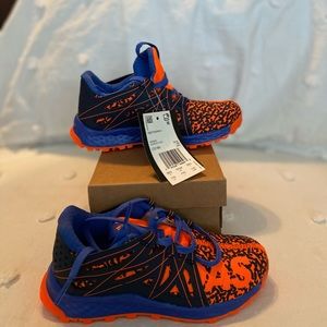 Brand new Adidas Vigor Bounce Sneakers